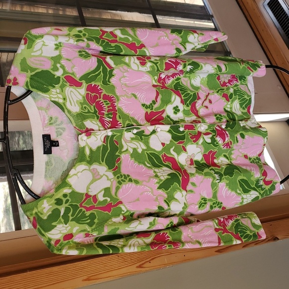 Talbots Floral Green and Pink Floral Long Slv Unique Buttons Sz MP Cardigan - Picture 2 of 10